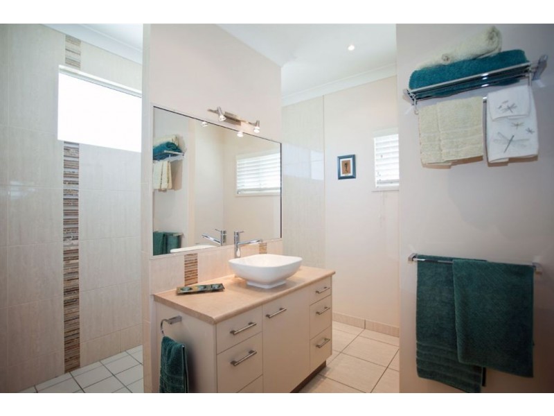 17 Seafarer Court, Blacks Beach QLD 4740