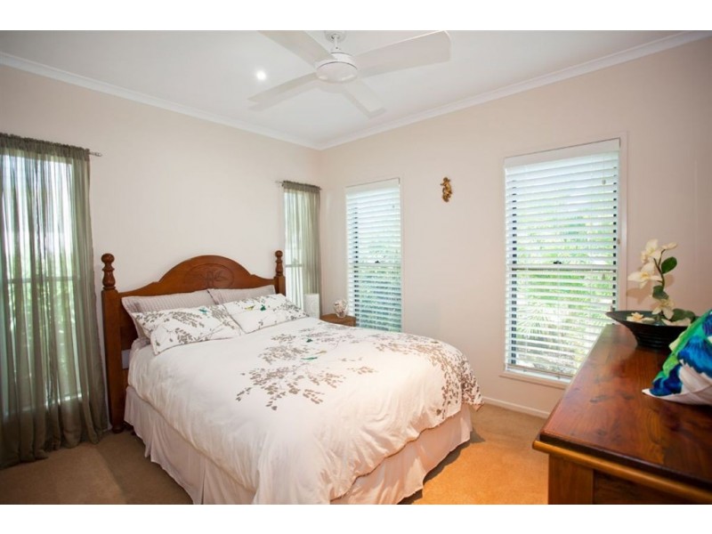 17 Seafarer Court, Blacks Beach QLD 4740