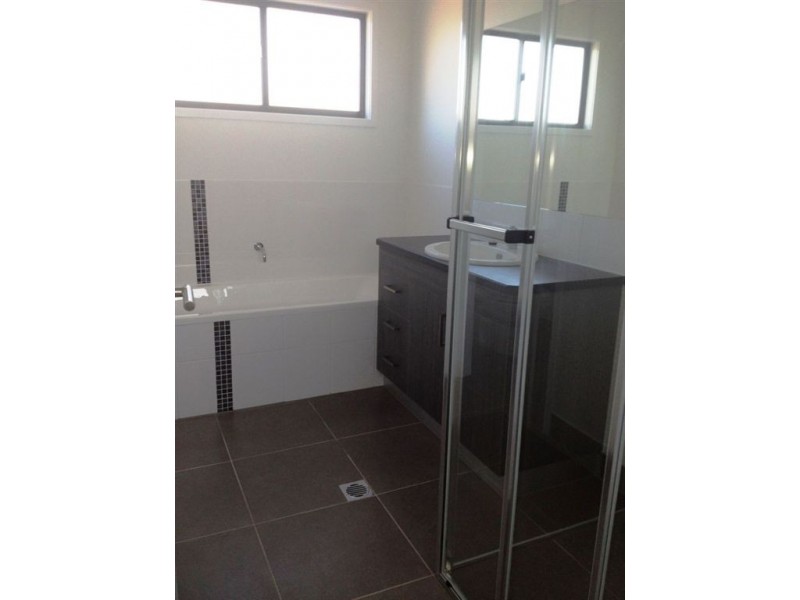 8 Reflection Street, Mackay QLD 4740