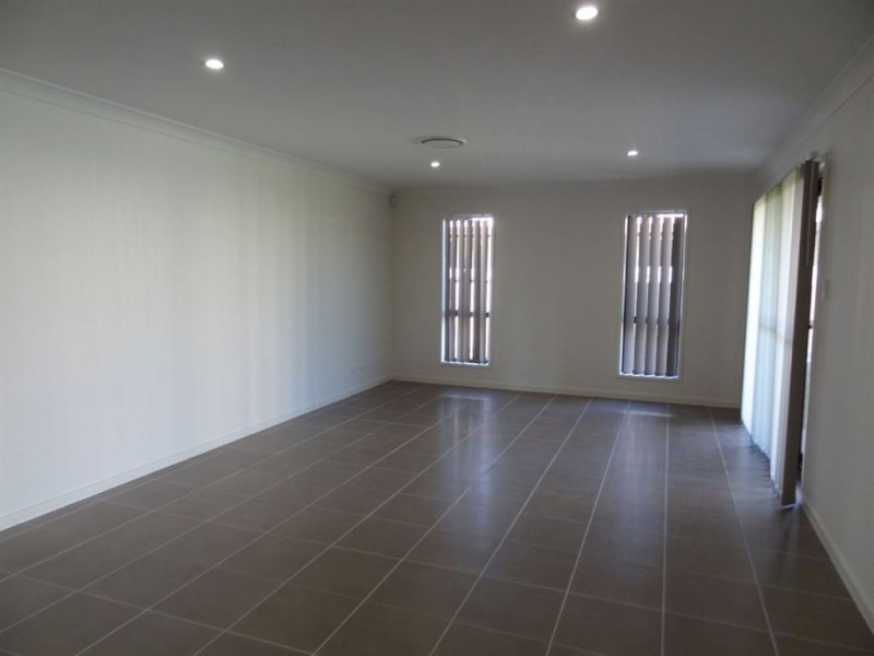 3 Armstrong Court, Marian QLD 4753