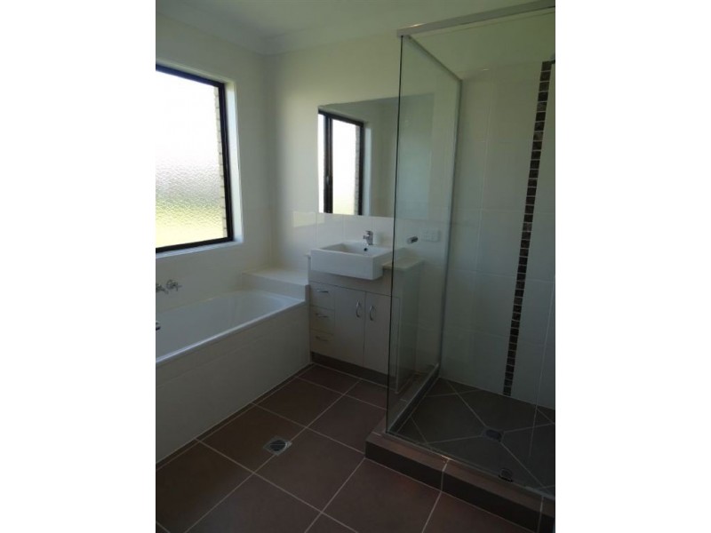 3 Armstrong Court, Marian QLD 4753