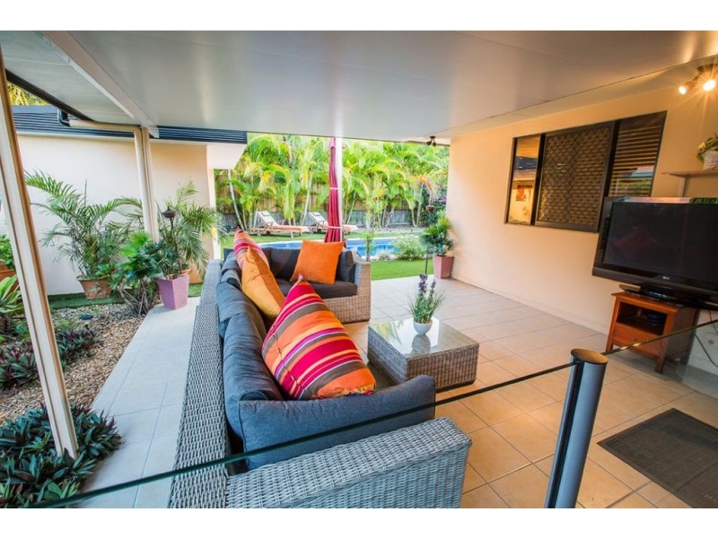 8 Turtle Place, Blacks Beach QLD 4740