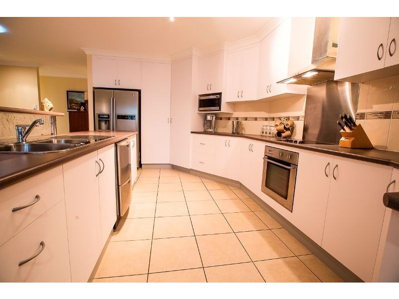 8 Turtle Place, Blacks Beach QLD 4740