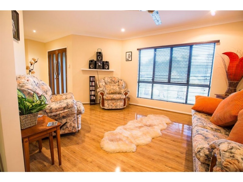 8 Turtle Place, Blacks Beach QLD 4740