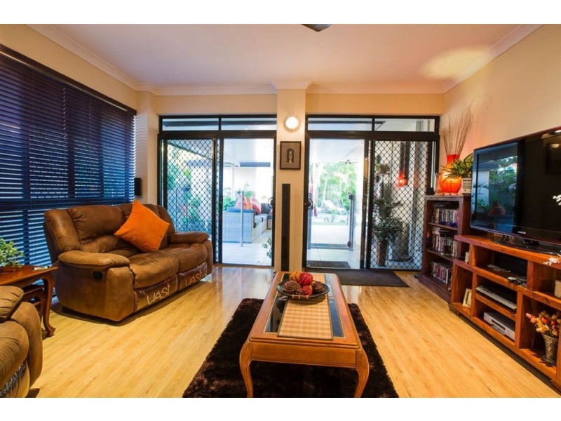 8 Turtle Place, Blacks Beach QLD 4740