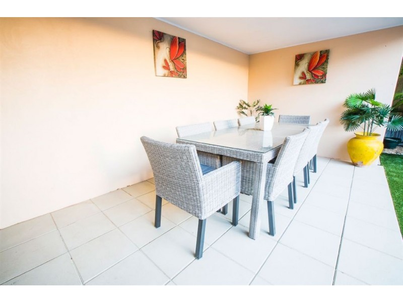 8 Turtle Place, Blacks Beach QLD 4740