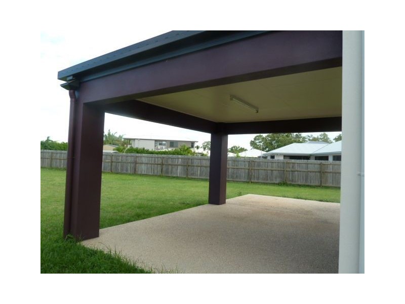 77 Pacific Drive, Blacks Beach QLD 4740