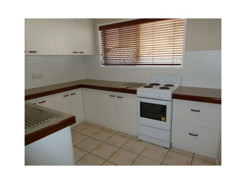 2/6 Wentford Street, Mackay QLD 4740