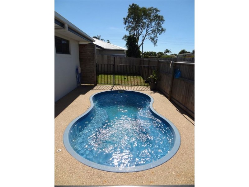 21 Churchill Avenue, Ooralea QLD 4740