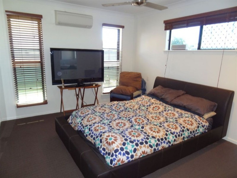 21 Churchill Avenue, Ooralea QLD 4740