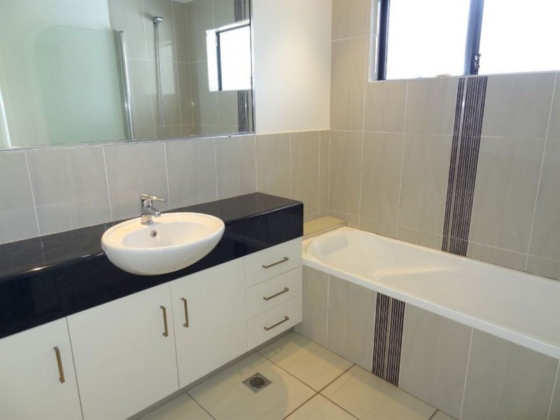 21 Churchill Avenue, Ooralea QLD 4740