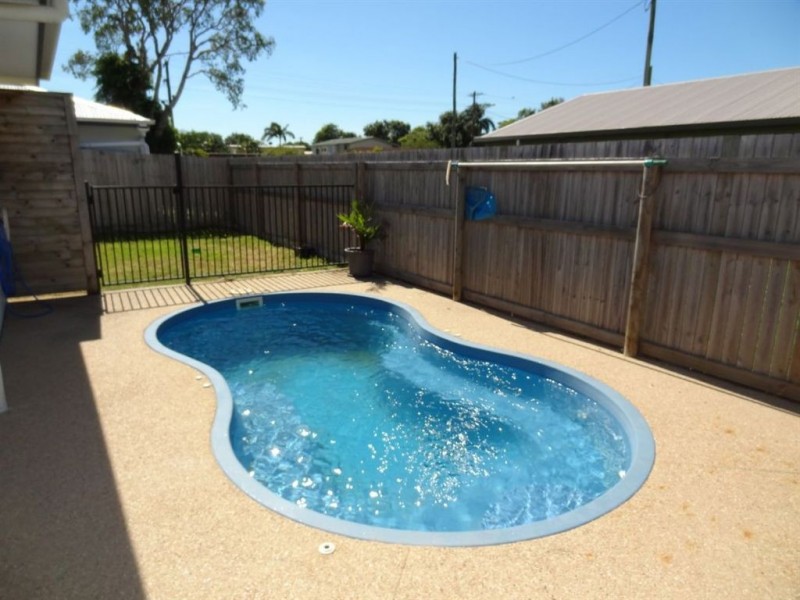 21 Churchill Avenue, Ooralea QLD 4740