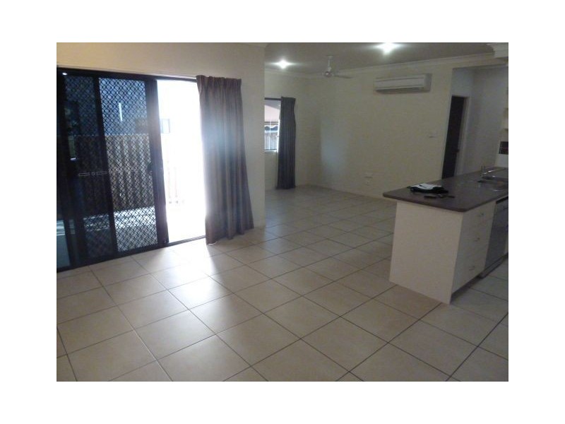 1/13 Bilgola Place, Blacks Beach QLD 4740