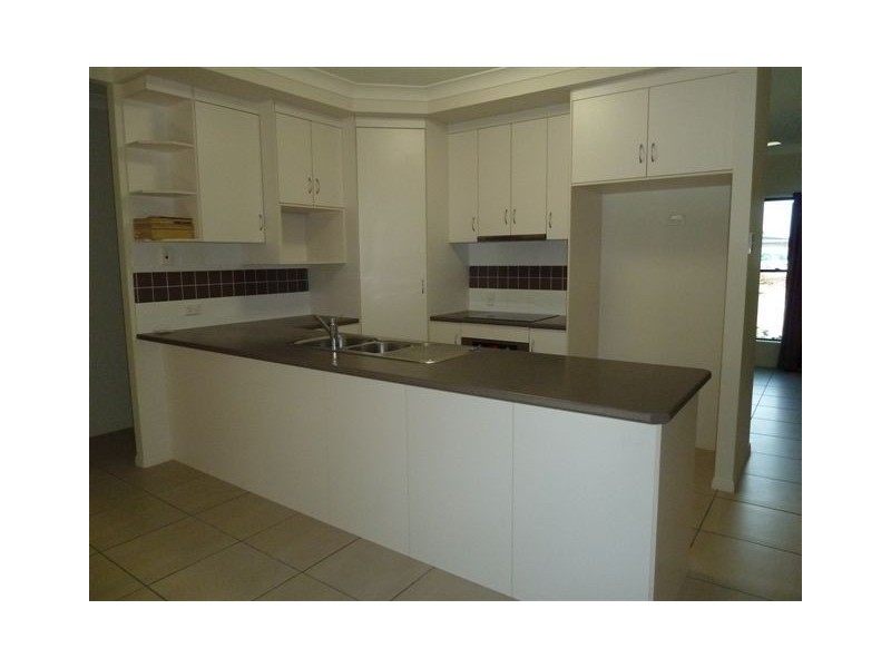 1/13 Bilgola Place, Blacks Beach QLD 4740