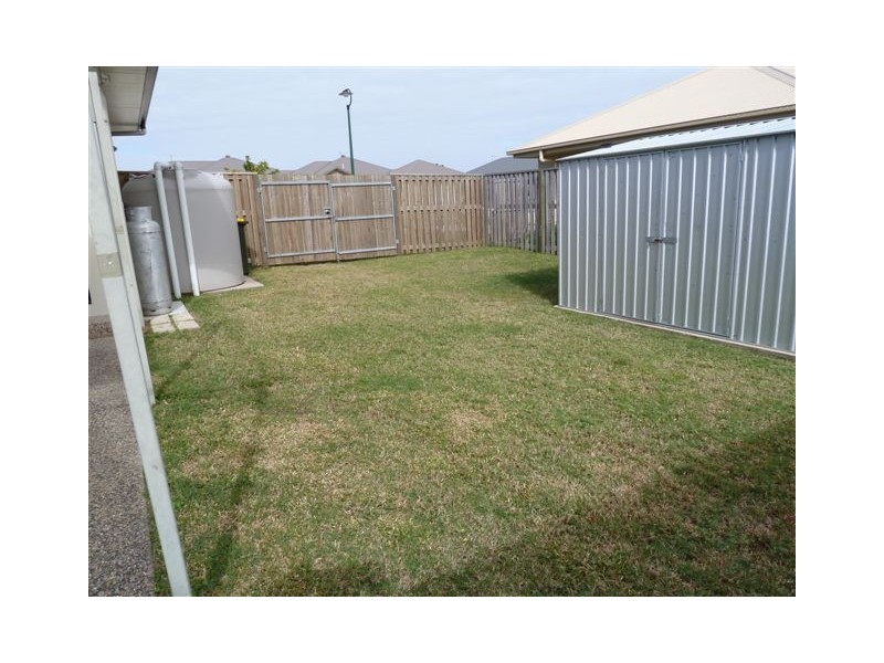 1/13 Bilgola Place, Blacks Beach QLD 4740