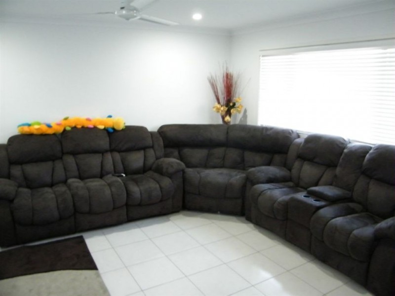 16 Ashton Place, Ooralea QLD 4740