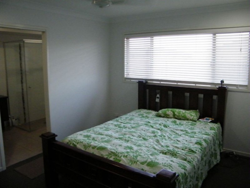 16 Ashton Place, Ooralea QLD 4740