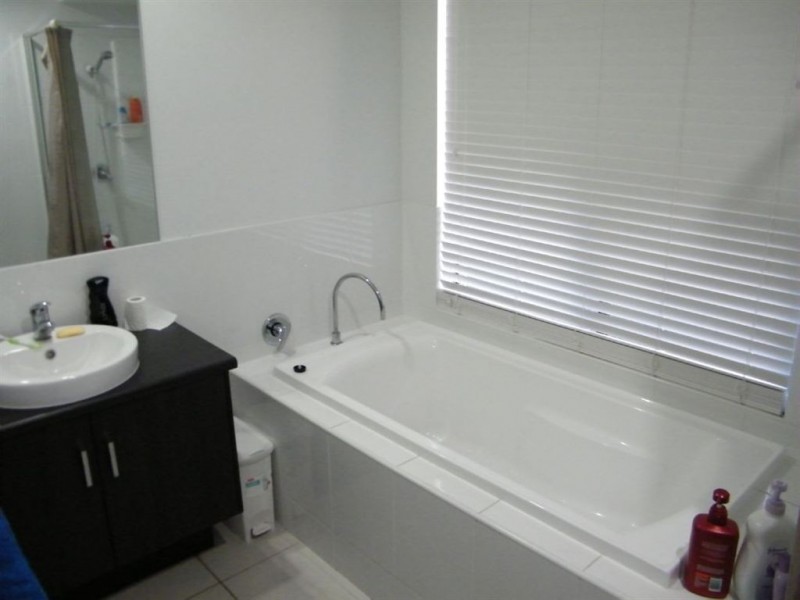 16 Ashton Place, Ooralea QLD 4740