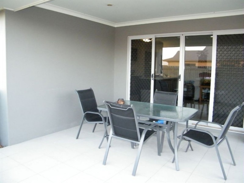 16 Ashton Place, Ooralea QLD 4740