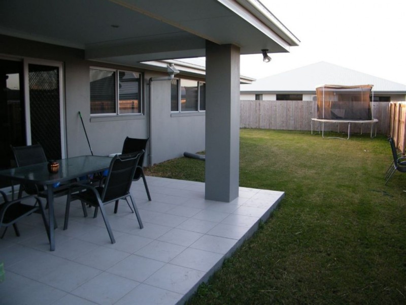 16 Ashton Place, Ooralea QLD 4740