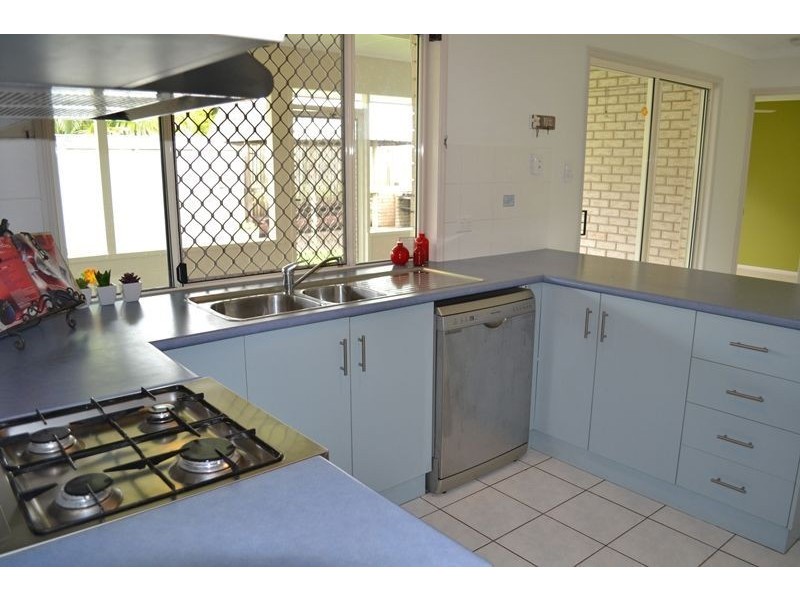 17 Botha Street, Blacks Beach QLD 4740