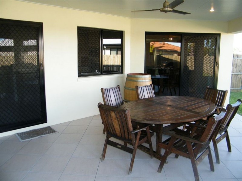 9 Woodroffe Place, Glenella QLD 4740