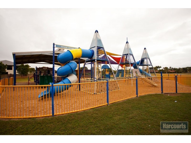 11 Grevillea Drive, Glenella QLD 4740