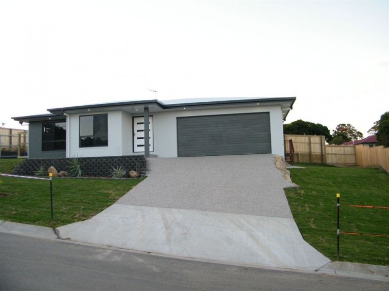 6 Bensara Crescent, Beaconsfield QLD 4740