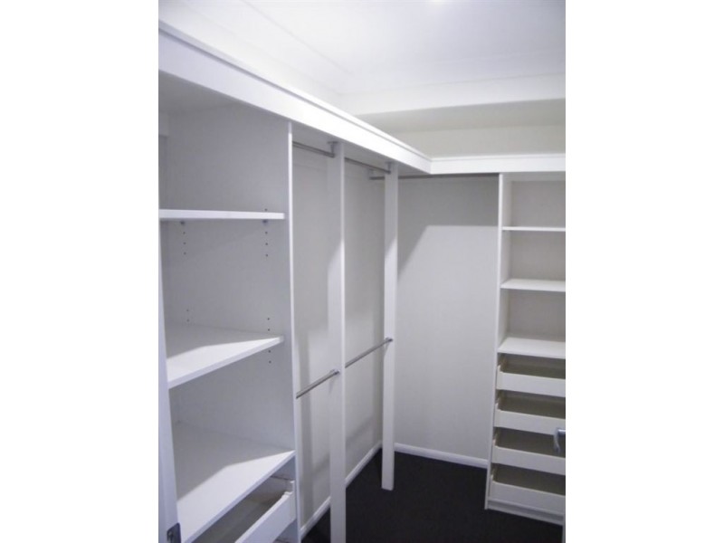 6 Bensara Crescent, Beaconsfield QLD 4740