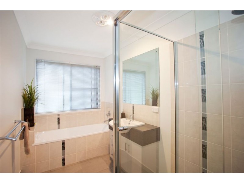 5 Woodroffe Place, Glenella QLD 4740