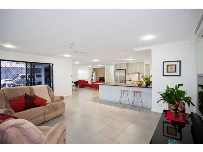 5 Woodroffe Place, Glenella QLD 4740