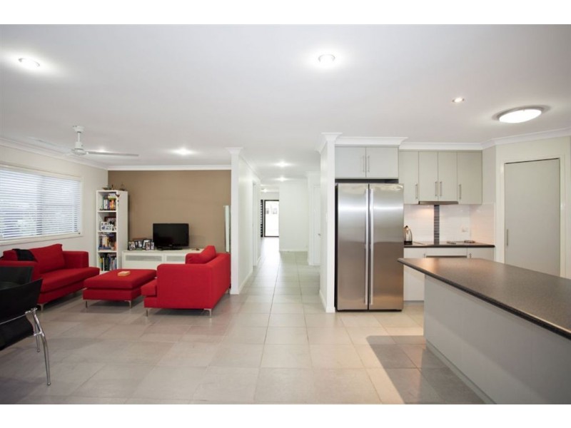 5 Woodroffe Place, Glenella QLD 4740
