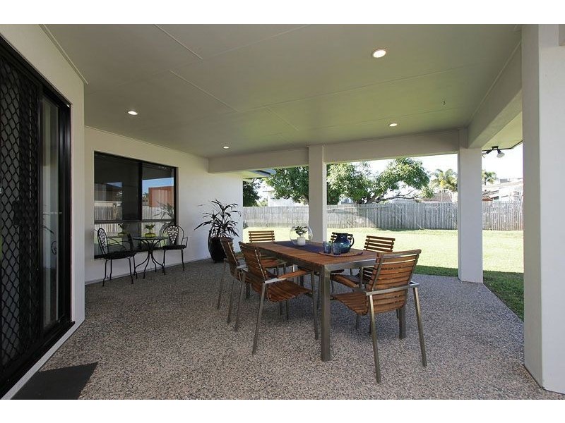 13 Monash Way, Ooralea QLD 4740