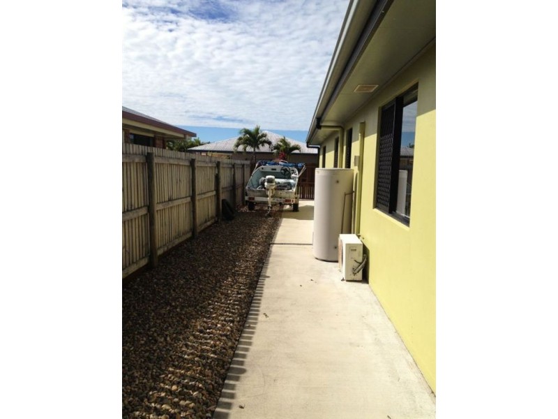 12 Culloden Place, Beaconsfield QLD 4740