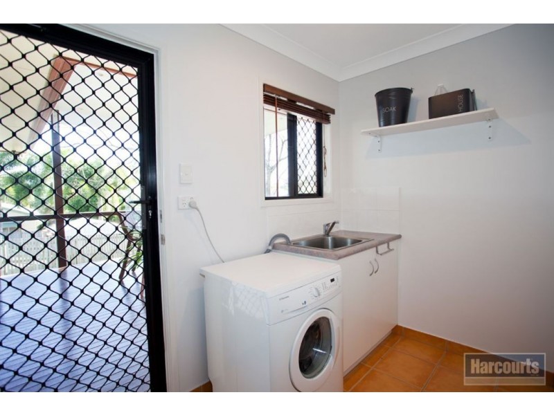 1a Eulbertie Ave, Eimeo QLD 4740