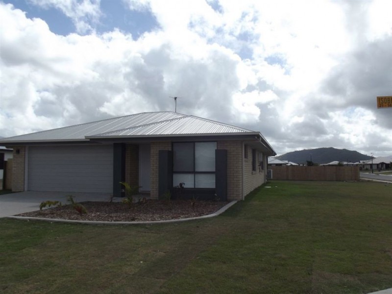 12 Isobel Avenue, Mirani QLD 4754