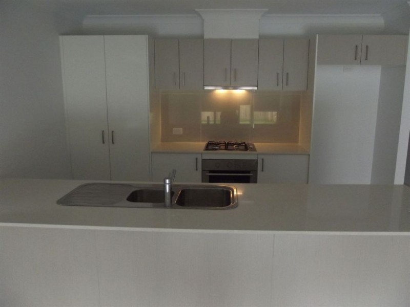 12 Isobel Avenue, Mirani QLD 4754