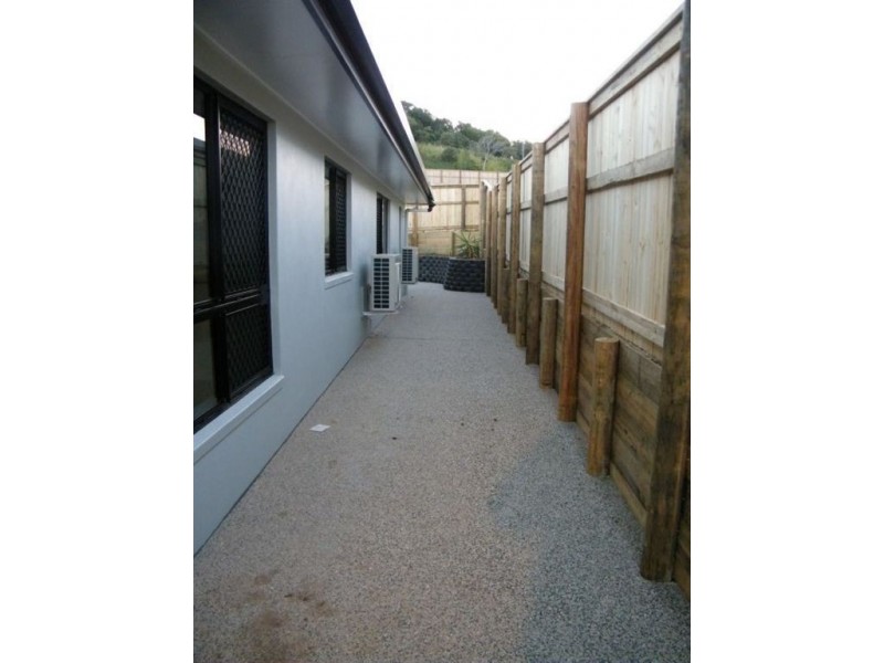 6 Bensara Court, Beaconsfield QLD 4740