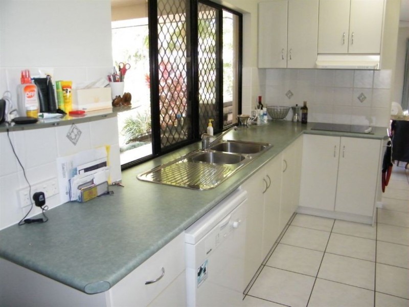 2 Trochus Court, Shoal Point QLD 4750