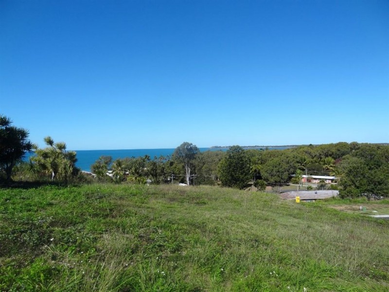 1 Rainbow Crescent, Blacks Beach QLD 4740