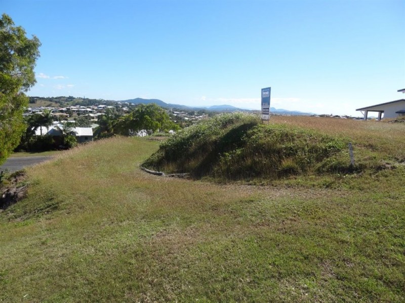 1 Rainbow Crescent, Blacks Beach QLD 4740