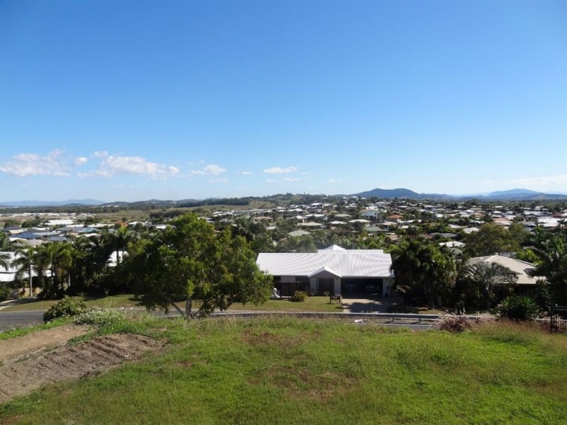 1 Rainbow Crescent, Blacks Beach QLD 4740