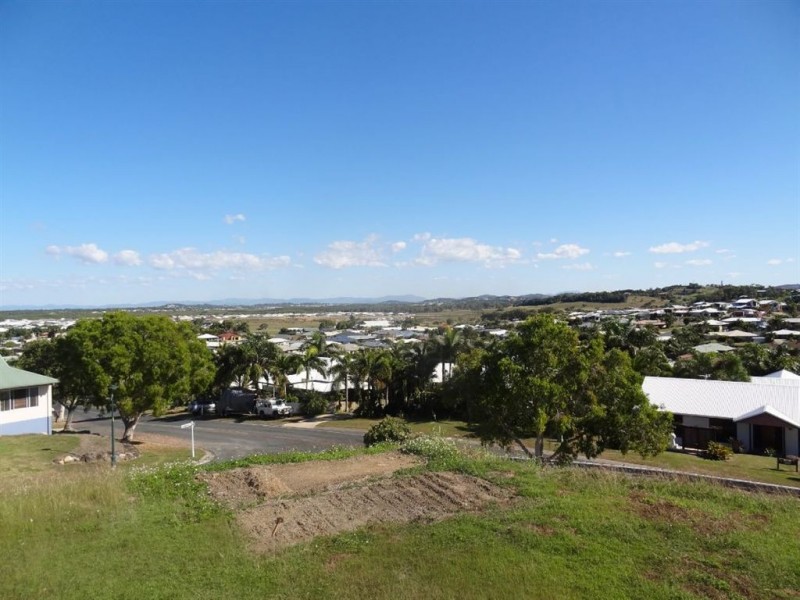 1 Rainbow Crescent, Blacks Beach QLD 4740