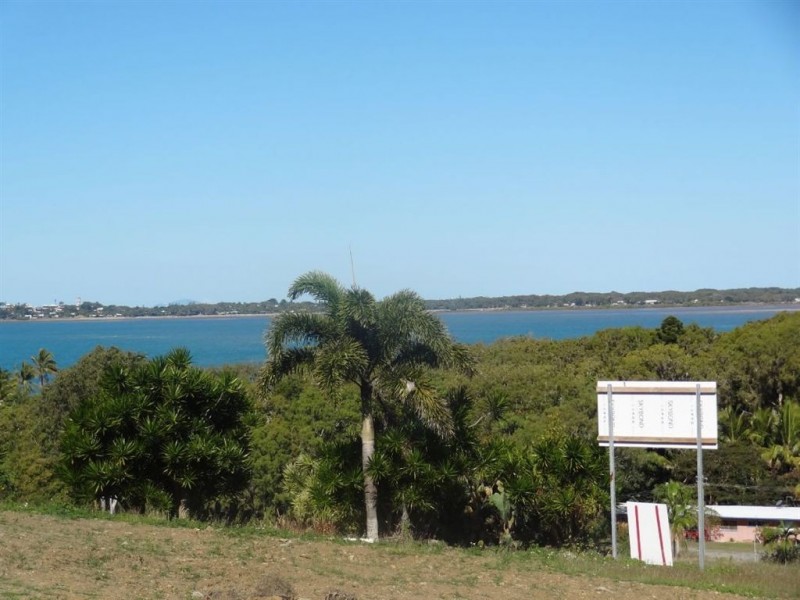 1 Rainbow Crescent, Blacks Beach QLD 4740