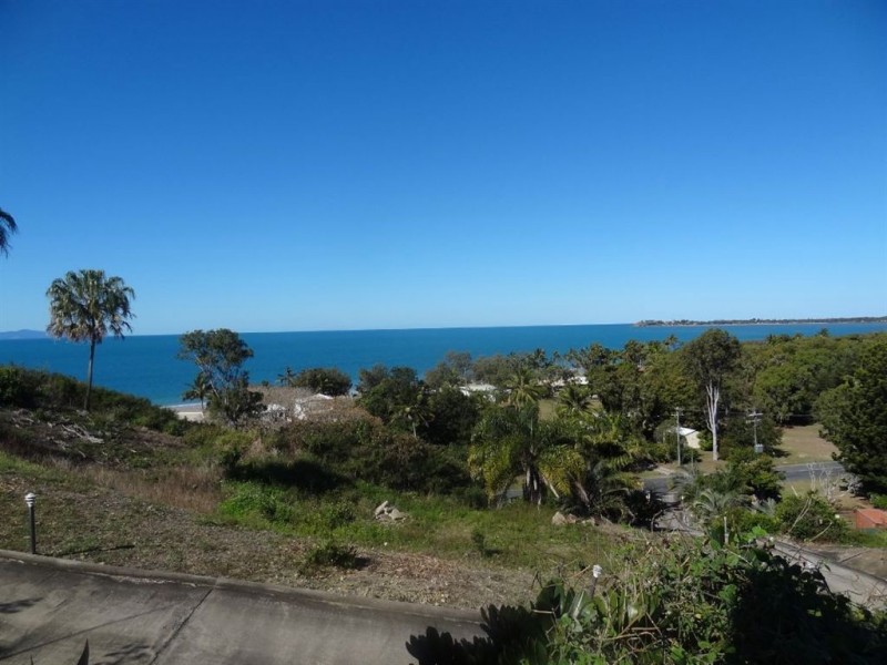 1 Rainbow Crescent, Blacks Beach QLD 4740