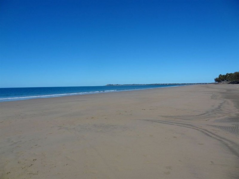 1 Rainbow Crescent, Blacks Beach QLD 4740