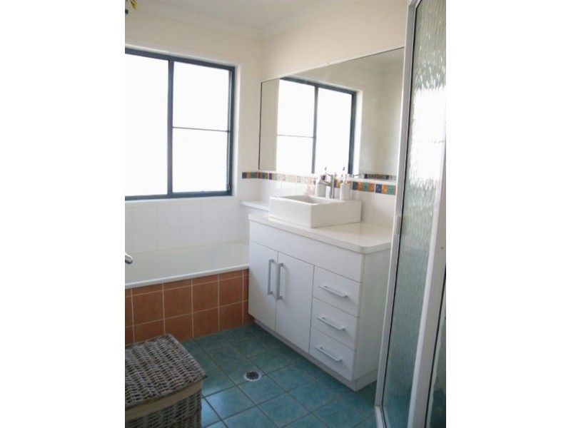 5 Hokins Court, Glenella QLD 4740