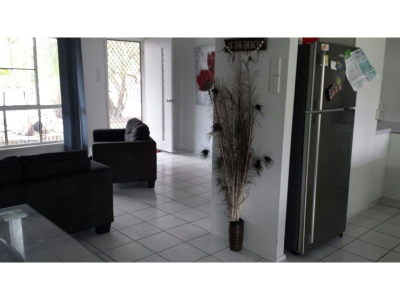 8 Melanie Street, Eimeo QLD 4740