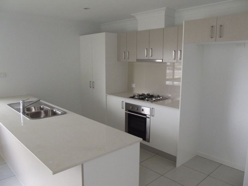 12 Isobel Avenue, Mirani QLD 4754