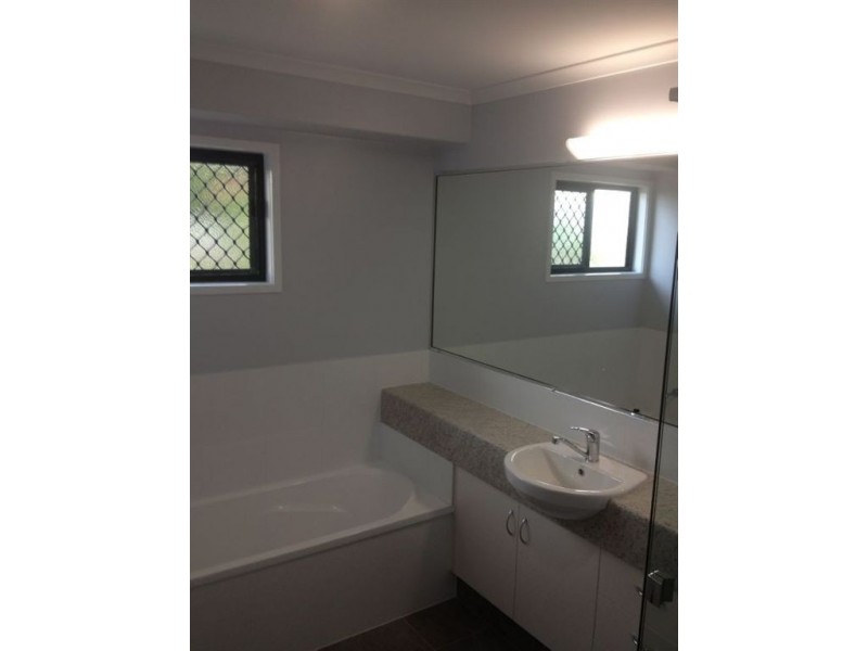 2/74 Rasmussen Avenue, Hay Point QLD 4740